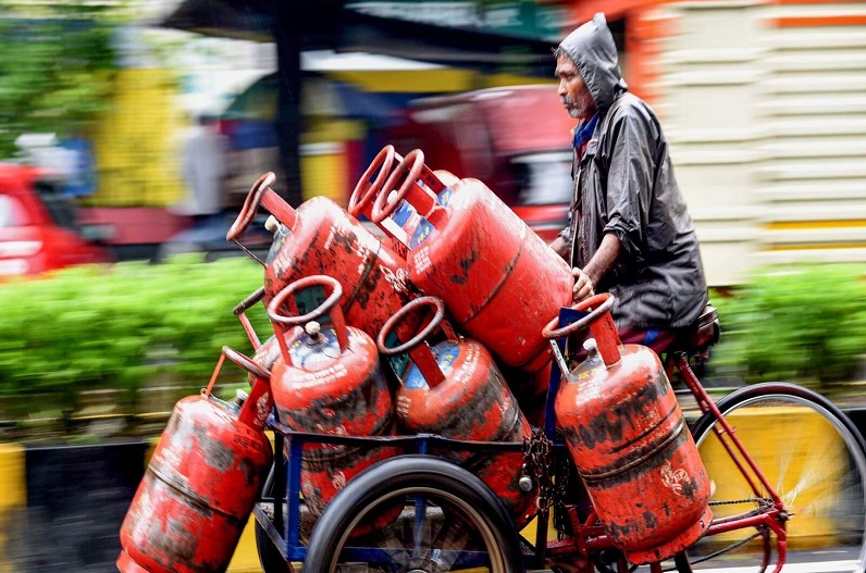 LPG Cylinder Price Hike by Rs 25